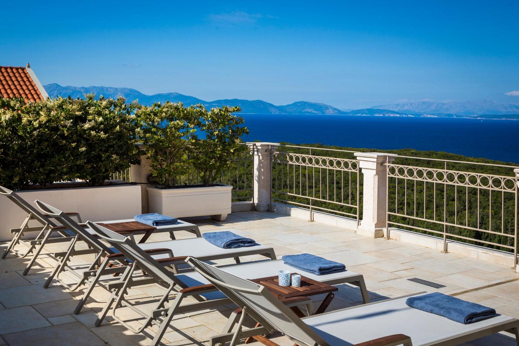 Hotel Almyra 4*